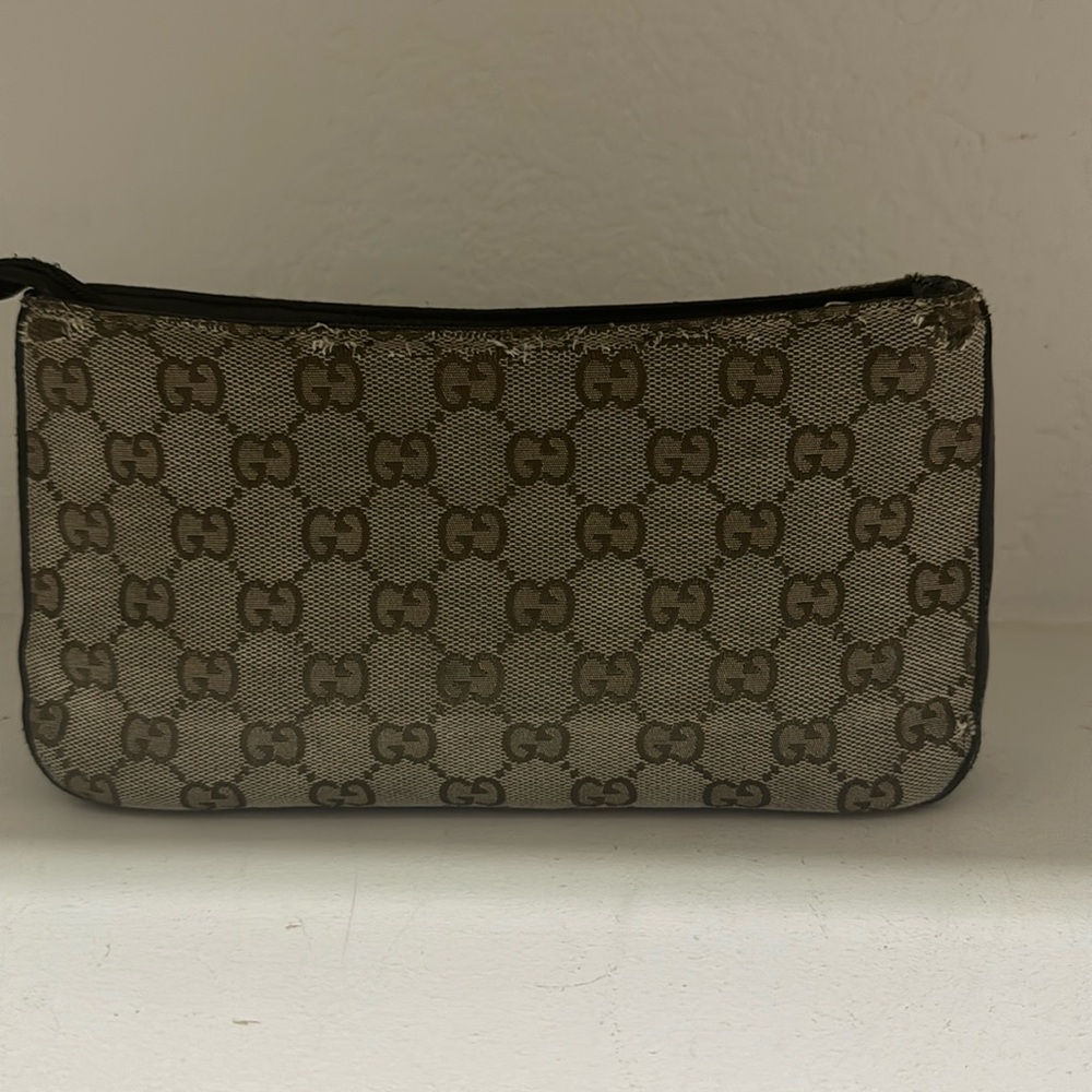 Gucci toiletry pouch missing sipper